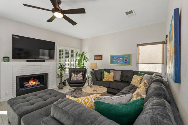 109 Verde Way, Palm Desert, CA 92260