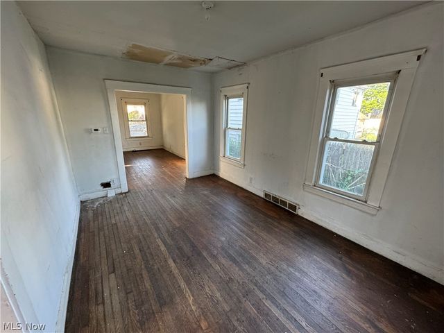 14148 Berwyn Avenue, Cleveland, OH 44111