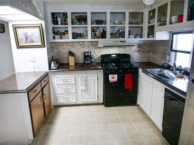 700 Kimberly Avenue, Pahrump, NV 89060