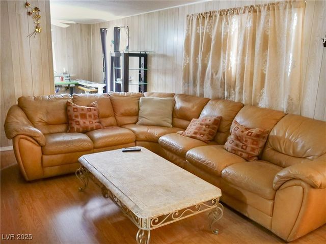 700 Kimberly Avenue, Pahrump, NV 89060