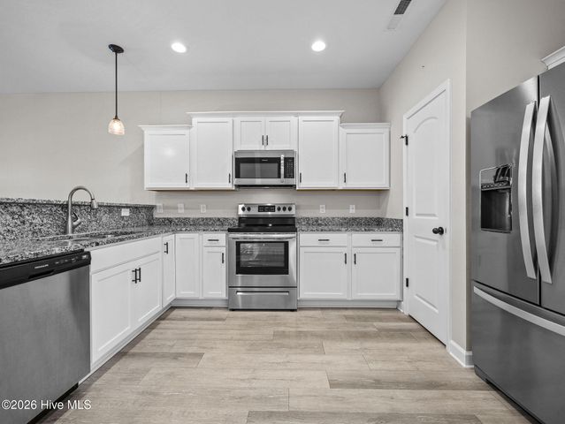 6 Outrigger Drive, Swansboro, NC 28584