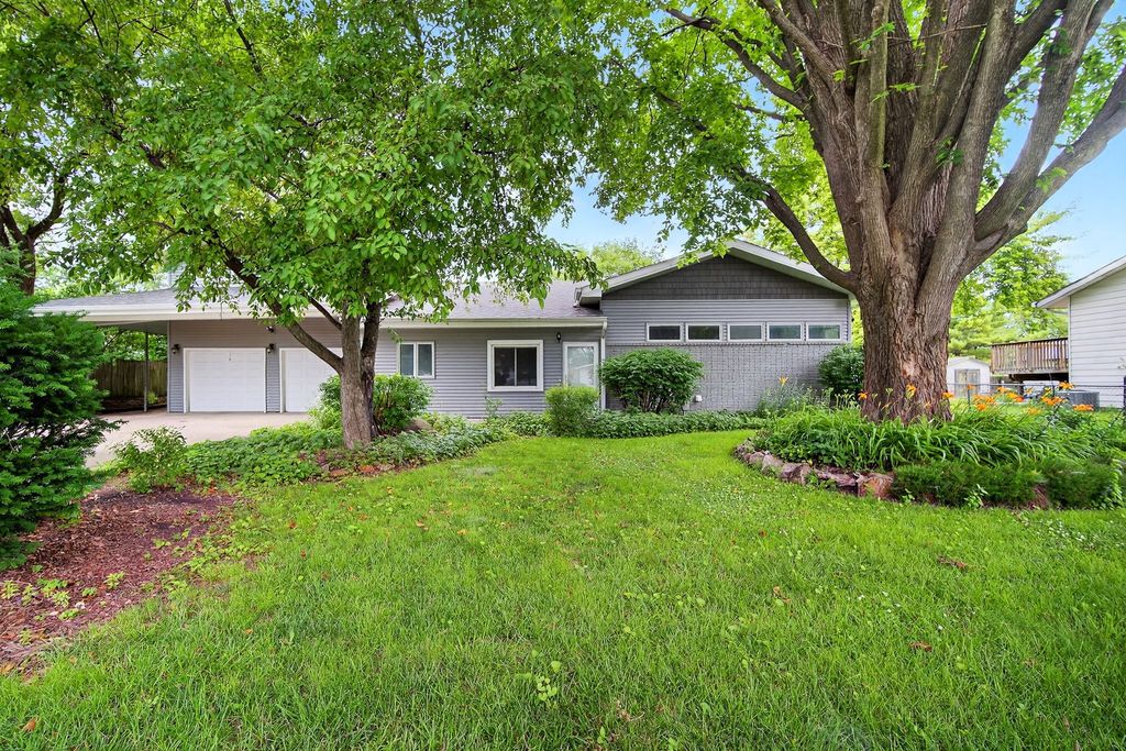 710 3rd Street, Waukee, IA 50263