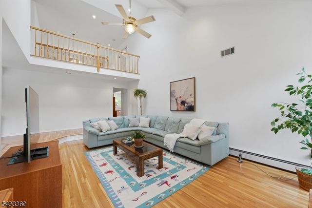 4 Tania Ct, Roxbury Twp., NJ 07876