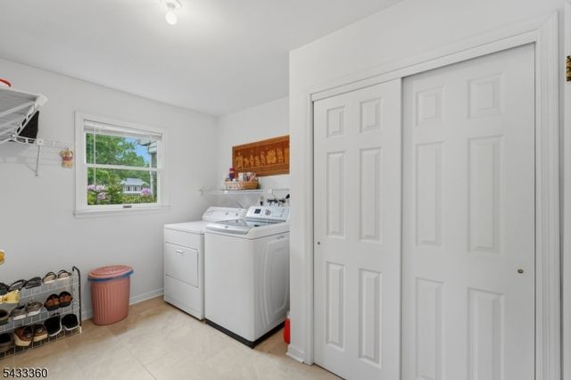 4 Tania Ct, Roxbury Twp., NJ 07876