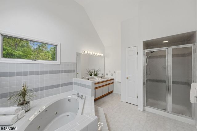 4 Tania Ct, Roxbury Twp., NJ 07876