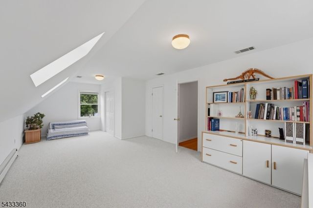 4 Tania Ct, Roxbury Twp., NJ 07876
