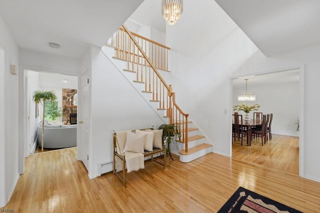 4 Tania Ct, Roxbury Twp., NJ 07876