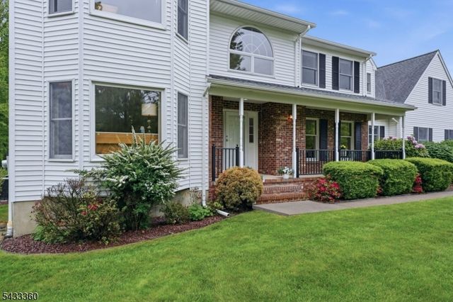 4 Tania Ct, Roxbury Twp., NJ 07876