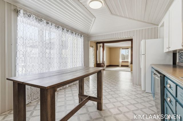 897 W 32nd Street, Holland City, MI 49423