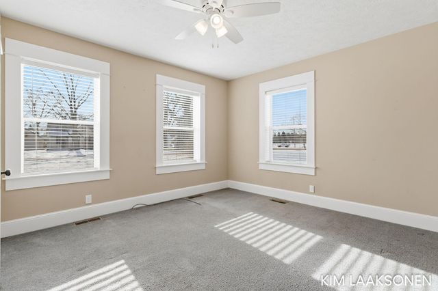 897 W 32nd Street, Holland City, MI 49423