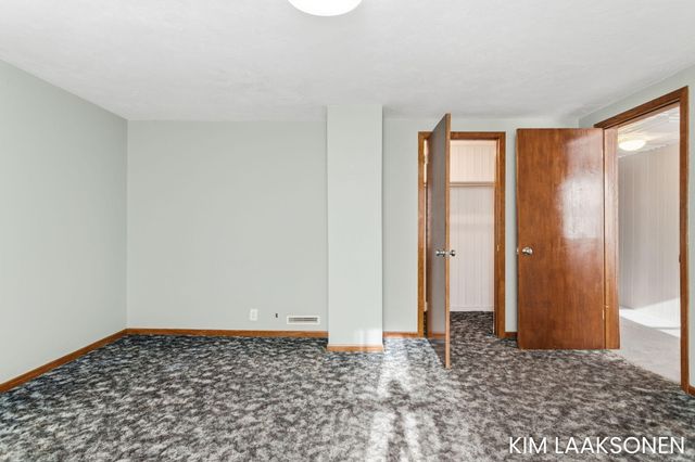 897 W 32nd Street, Holland City, MI 49423