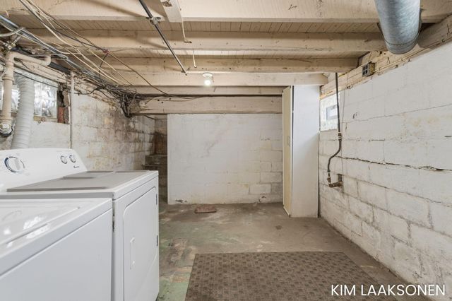 897 W 32nd Street, Holland City, MI 49423