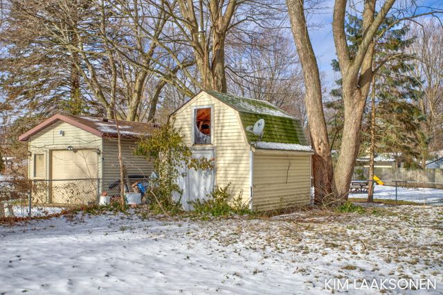 897 W 32nd Street, Holland City, MI 49423