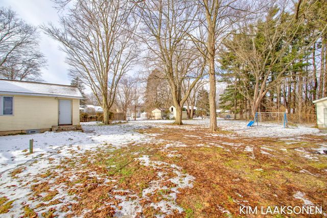 897 W 32nd Street, Holland City, MI 49423