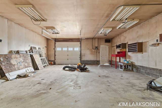 897 W 32nd Street, Holland City, MI 49423