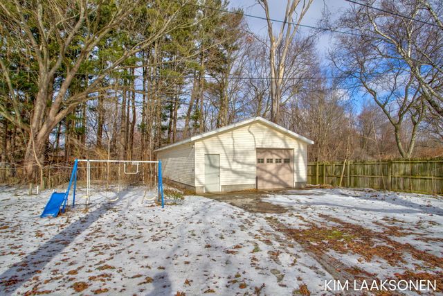 897 W 32nd Street, Holland City, MI 49423