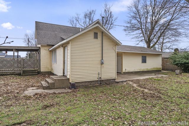 897 W 32nd Street, Holland City, MI 49423