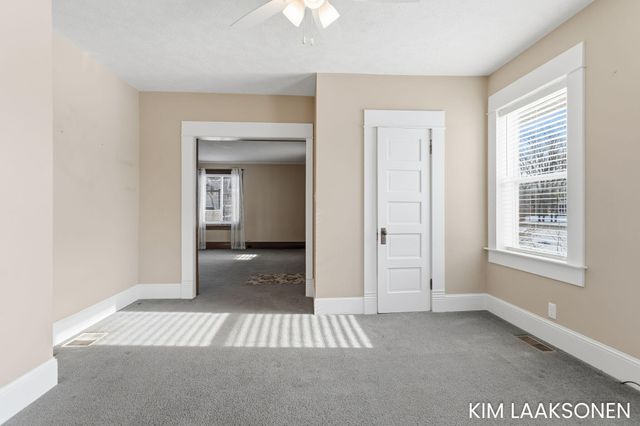 897 W 32nd Street, Holland City, MI 49423