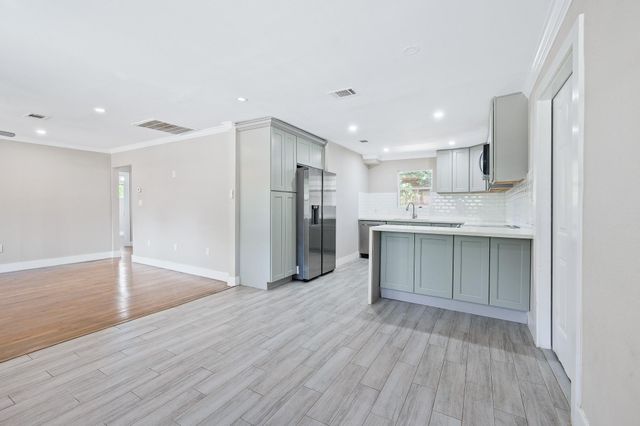 2222 Peppermill Road, Houston, TX 77080