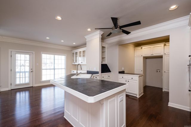 6 Gravelle Drive, Little Rock, AR 72223