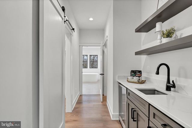 900 CAROLE CT SE, Vienna, VA 22180