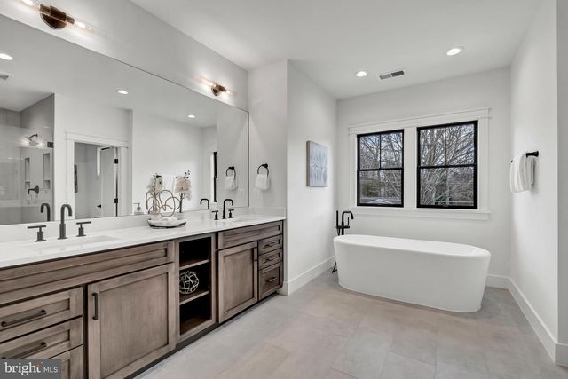 900 CAROLE CT SE, Vienna, VA 22180