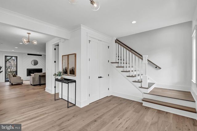 900 CAROLE CT SE, Vienna, VA 22180