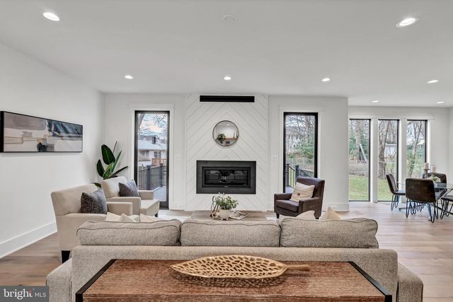 900 CAROLE CT SE, Vienna, VA 22180