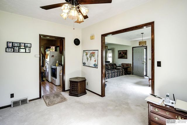 6523 Stones Throw Drive, Omaha, NE 68152