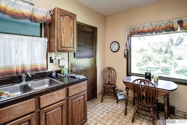 6523 Stones Throw Drive, Omaha, NE 68152