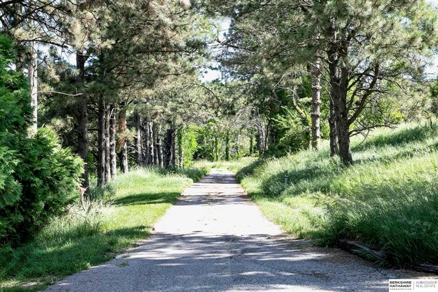 6523 Stones Throw Drive, Omaha, NE 68152