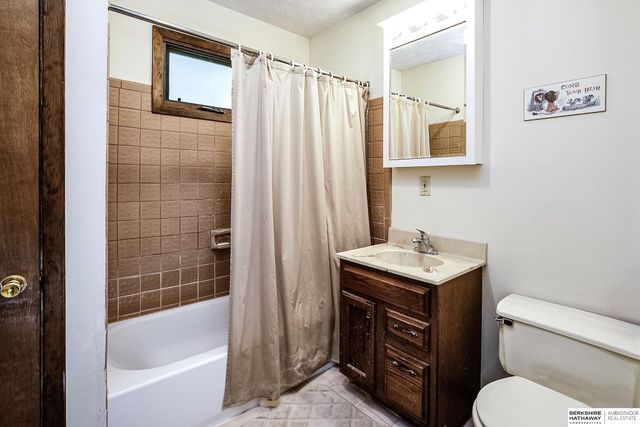 6523 Stones Throw Drive, Omaha, NE 68152