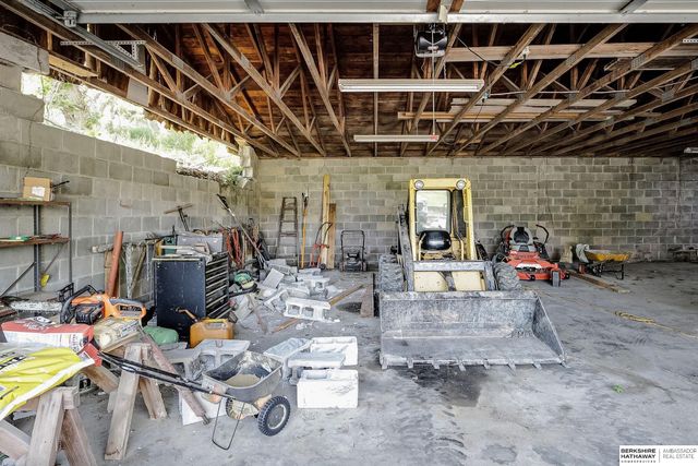 6523 Stones Throw Drive, Omaha, NE 68152