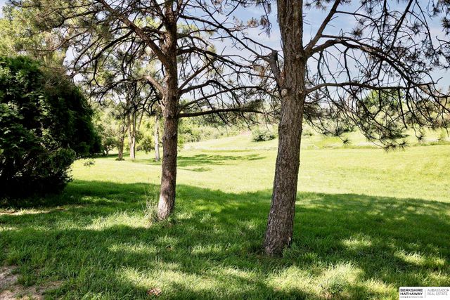 6523 Stones Throw Drive, Omaha, NE 68152