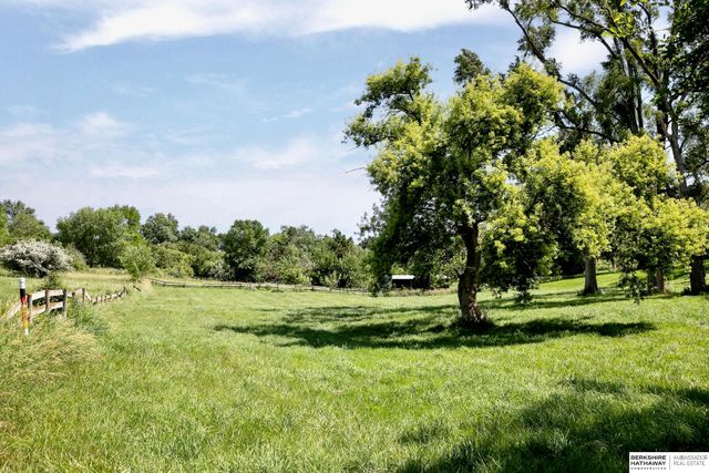 6523 Stones Throw Drive, Omaha, NE 68152