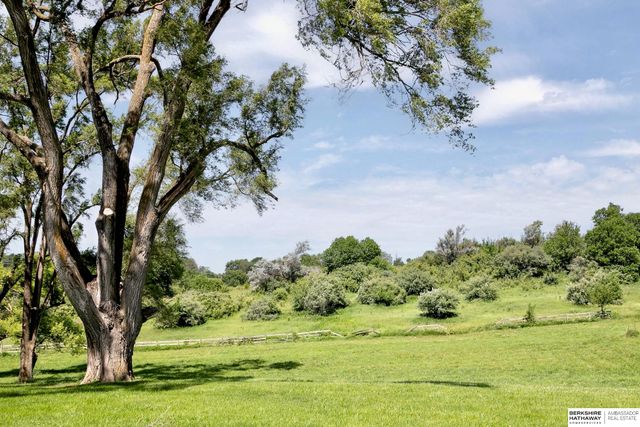 6523 Stones Throw Drive, Omaha, NE 68152