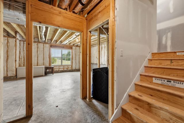 141 Meadowcrest Drive, Georgetown, KY 40324