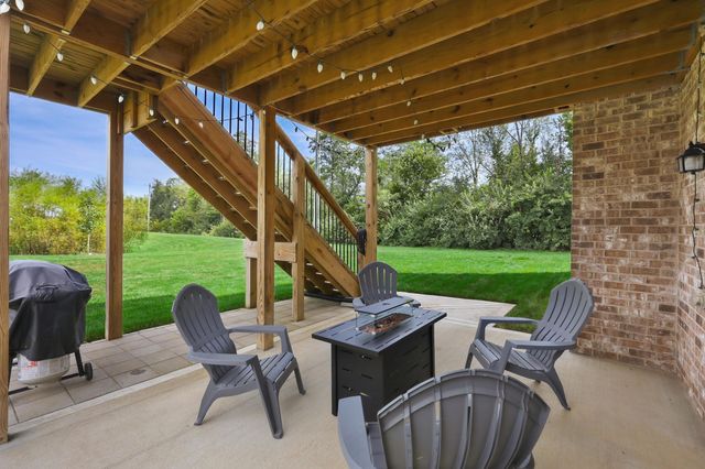 141 Meadowcrest Drive, Georgetown, KY 40324