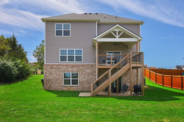 141 Meadowcrest Drive, Georgetown, KY 40324