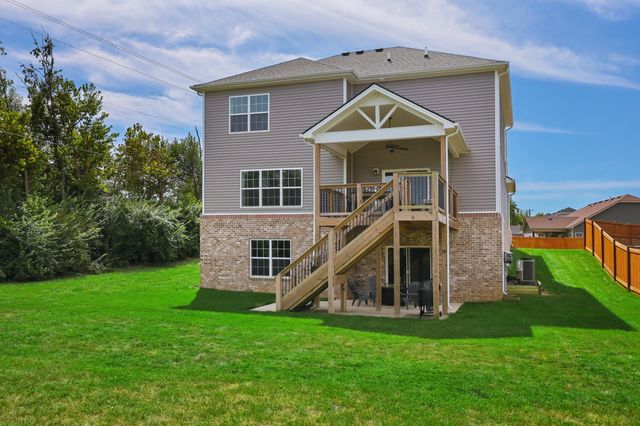 141 Meadowcrest Drive, Georgetown, KY 40324