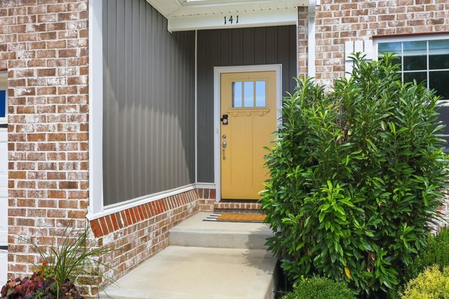 141 Meadowcrest Drive, Georgetown, KY 40324