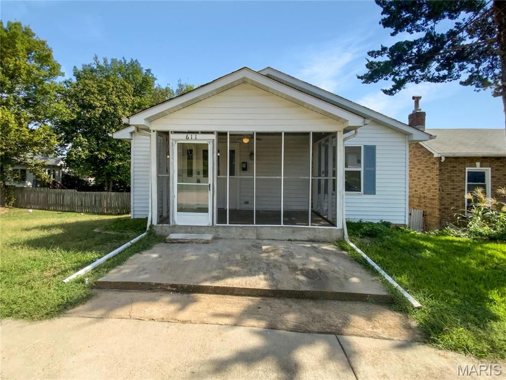 611 S 3rd Street, De Soto, MO 63020