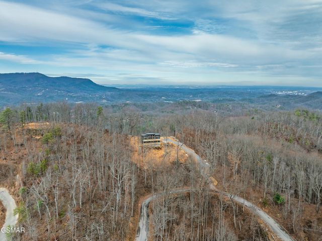 1995 Spurling Road, Sevierville, TN 37862