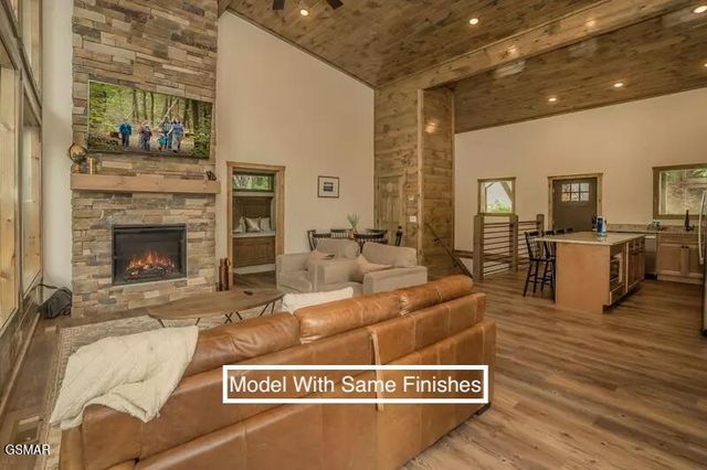 1995 Spurling Road, Sevierville, TN 37862