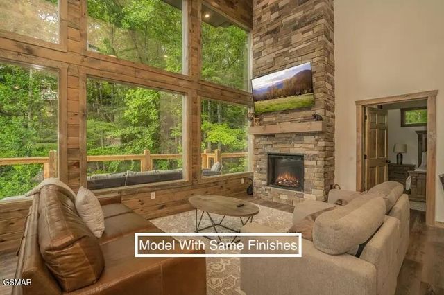 1995 Spurling Road, Sevierville, TN 37862