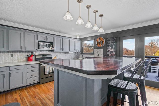 6115 Terri Lynn Drive, Affton, MO 63123