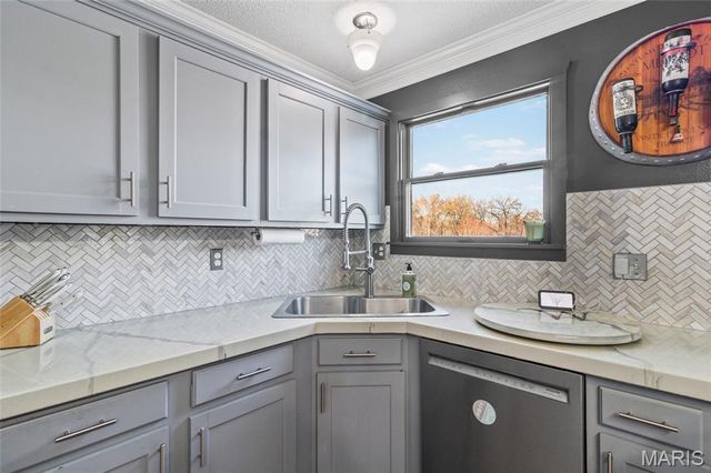 6115 Terri Lynn Drive, Affton, MO 63123