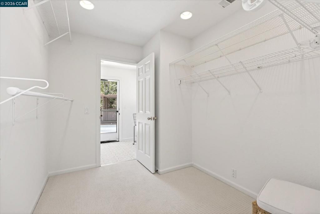 Image 21 of property listing at 599 Silverado Dr, Lafayette, CA 94549