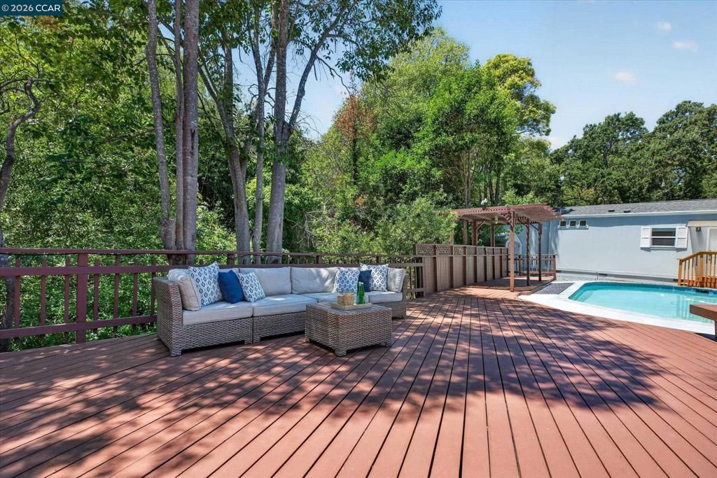 Image 28 of property listing at 599 Silverado Dr, Lafayette, CA 94549