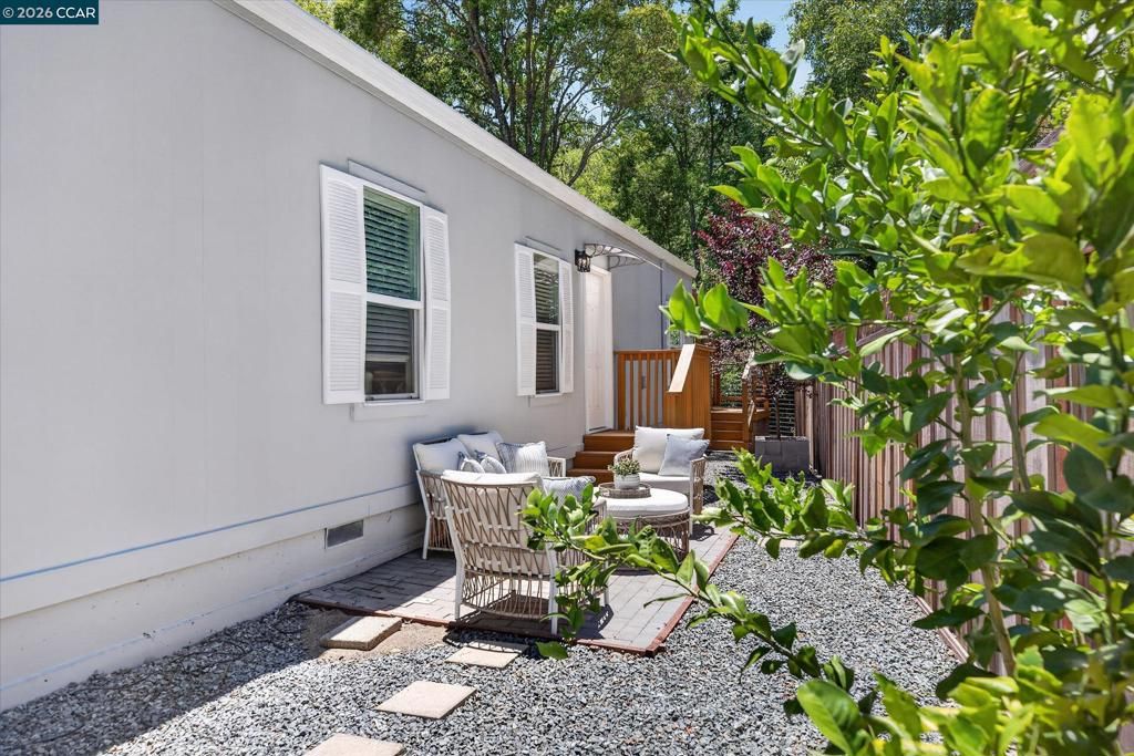 Image 33 of property listing at 599 Silverado Dr, Lafayette, CA 94549